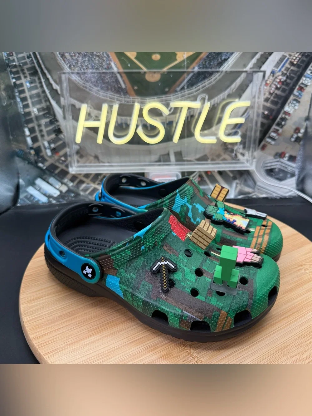 Minecraft x Crocs Classic Clog Green / Multicolor Kids Size J3